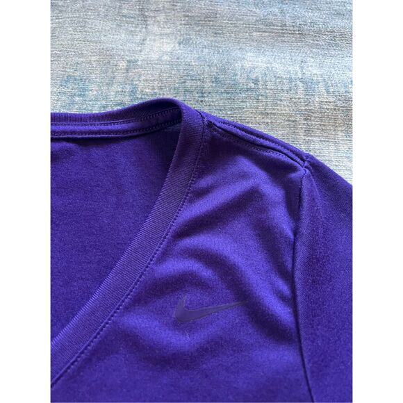 Purple The Nike Tee Dri Fit Short Sleeve V Neck Athletic Cut Women's Medium - Picture 3 of 7
